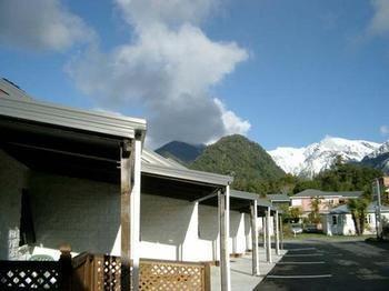 Alpine Glacier Motel 4*