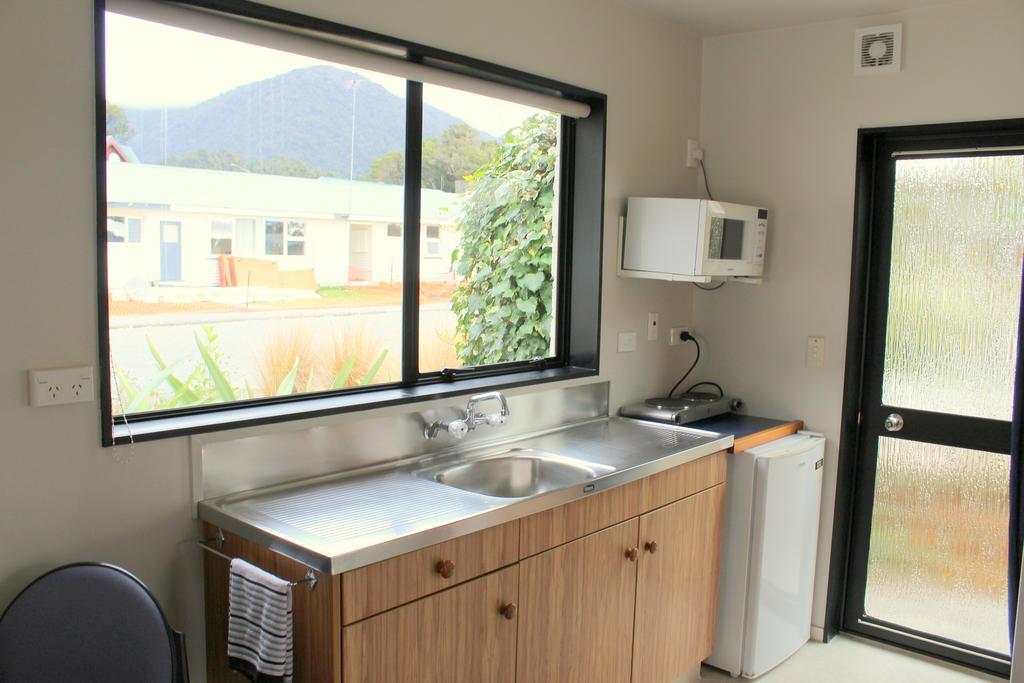 Alpine Glacier Motel 4*